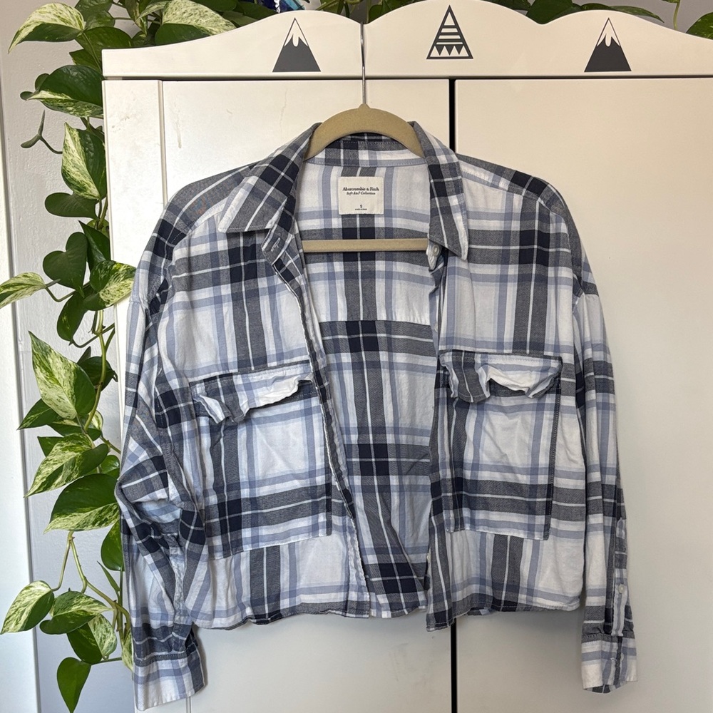 Abercrombie & Fitch Gray and White Checkered Button Down Shirt
